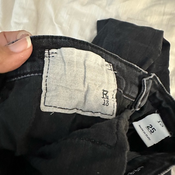 R13
High Rise Skinny Black Marble (J13) - Picture 10 of 16